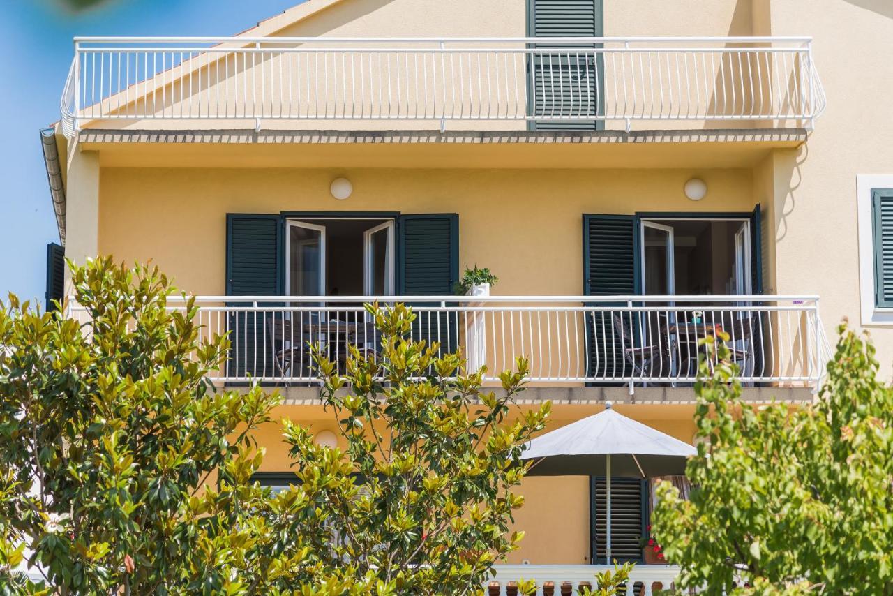 Villa Slavica 1 Vodice Exteriör bild